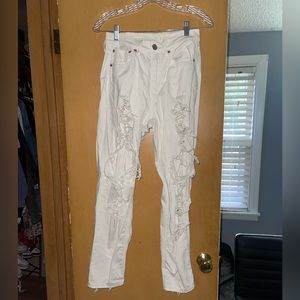 White American Eagle Ripped 90s boyfriend jeans